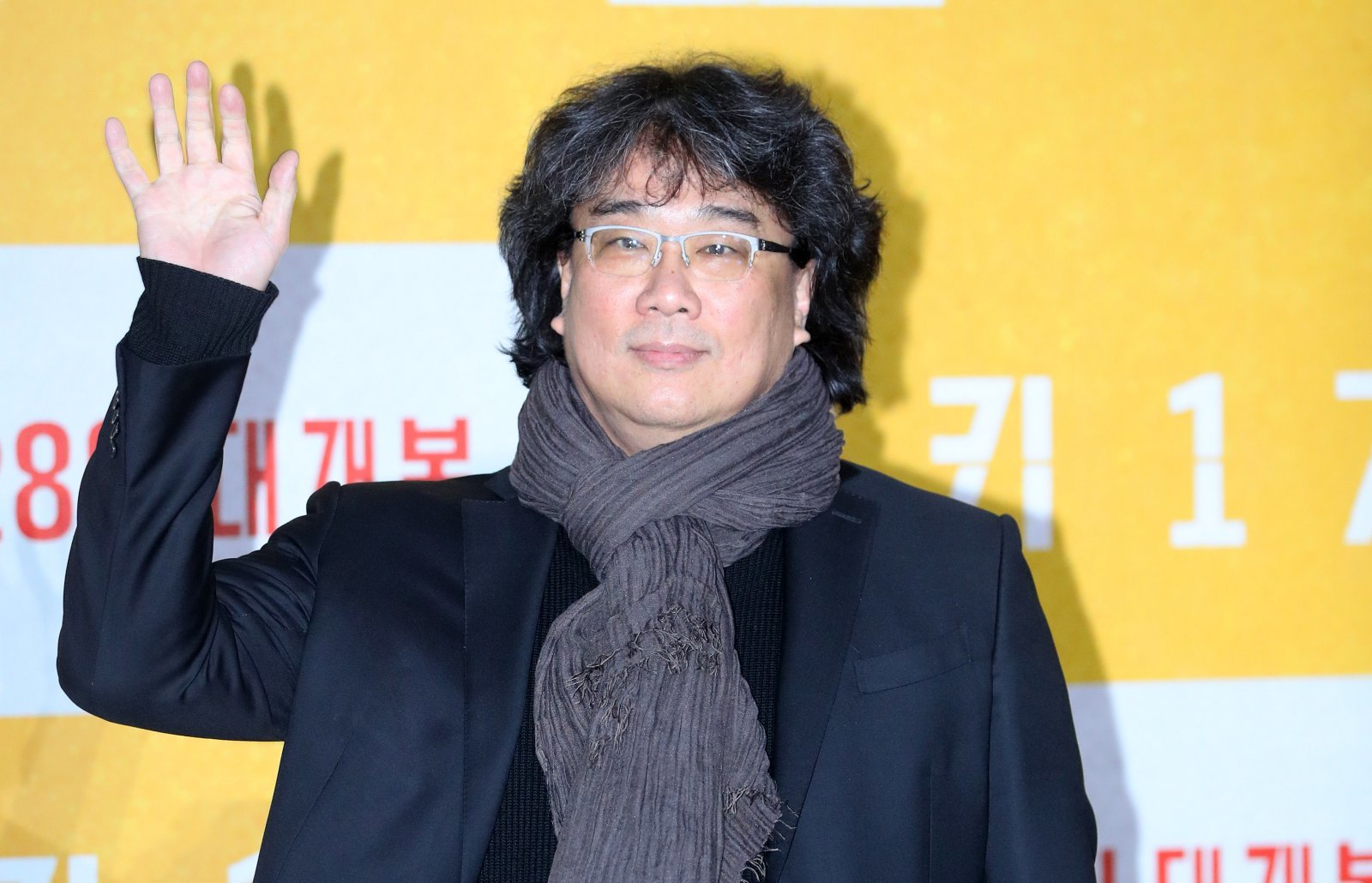 [서울=뉴시스] 김혜진 기자 = 봉준호 감독이 20일 오전 서울 강남구 코엑스 메가박스에서 열린 영화 ‘미키 17’(감독 봉준호) 기자간담회에서 포즈를 취하고 있다.  2025.02.20. jini@newsis.com