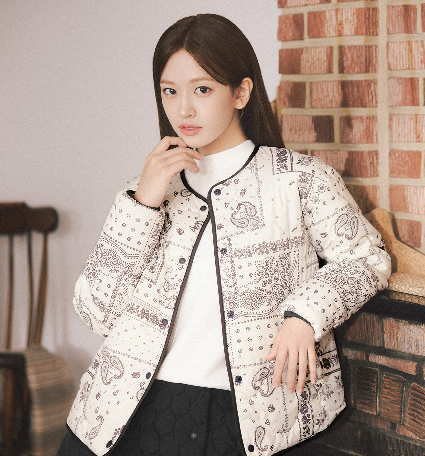 네파 ‘얼리 패스’ 프로모션 진행 이미지. 모델 안유진