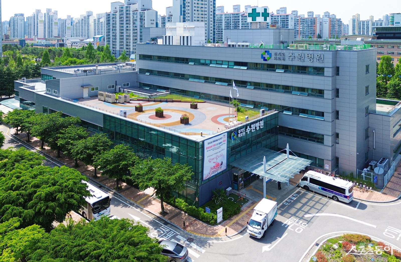 경기도의료원 수원병원(병원장 김덕원)은 지난 21일 군포시에 위치한 소규모 사업장을 대상으로 근골격계 질환 예방 및 관리 교육을 진행했다(수원병원 전경). 사진제공|경기도의료원 수원병원