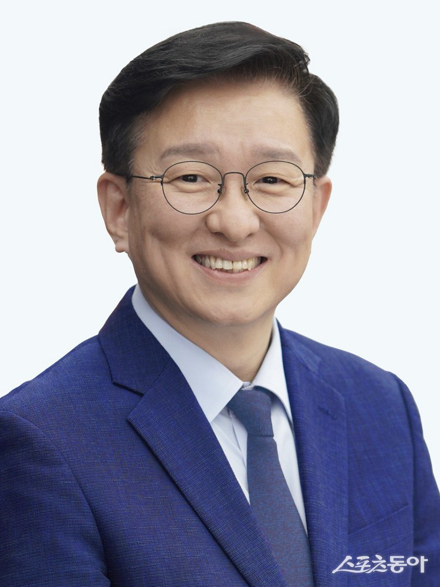 더불어민주당 권칠승 의원(경기 화성병, 국회 행정안전위원회)은 지난 19일 선거 문자메시지 발송을 관할 선거관리위원회가 대행하도록 하는 ‘공직선거법’ 일부개정법률안을 대표 발의했다(권칠승 의원). 사진제공|권칠승 의원