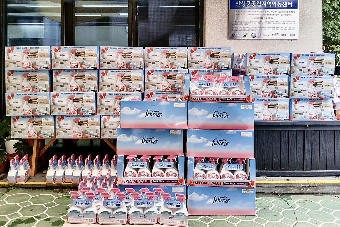 경남 산청군 수해 피해 가정에 지원한 페브리즈. 사진제공|한국P&G