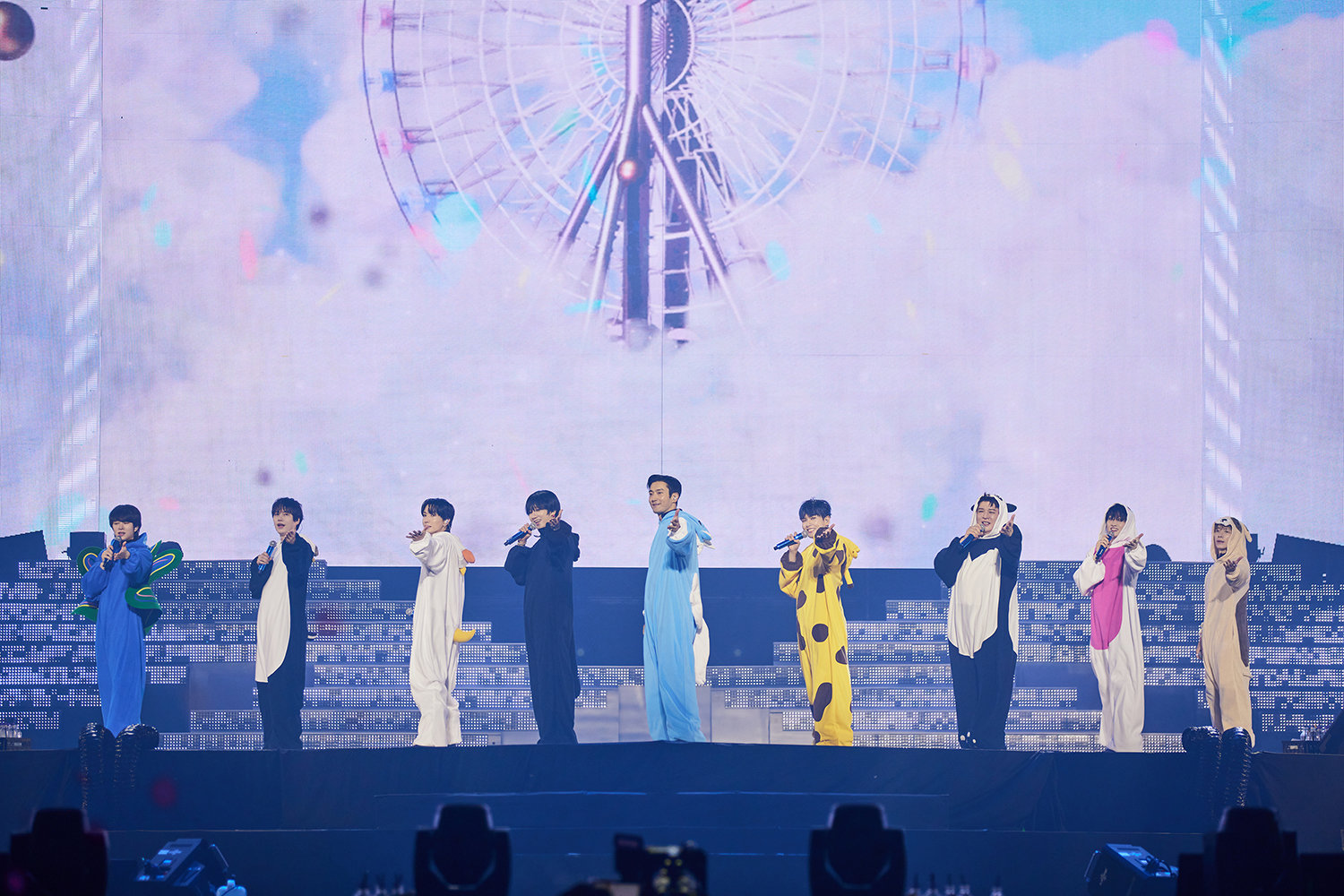 슈퍼주니어의 20주년을 기념한 ‘슈퍼쇼 10’은 멤버들과 팬들이 공유해 온 특별한 순간들을 추억할 수 있는 구성으로 마련됐다. ‘슈퍼쇼 10’은 서울에 이어 전 세계 16개 이상 지역에서 내년 3월까지 계속된다. 사진제공 | SM 엔터테인먼트