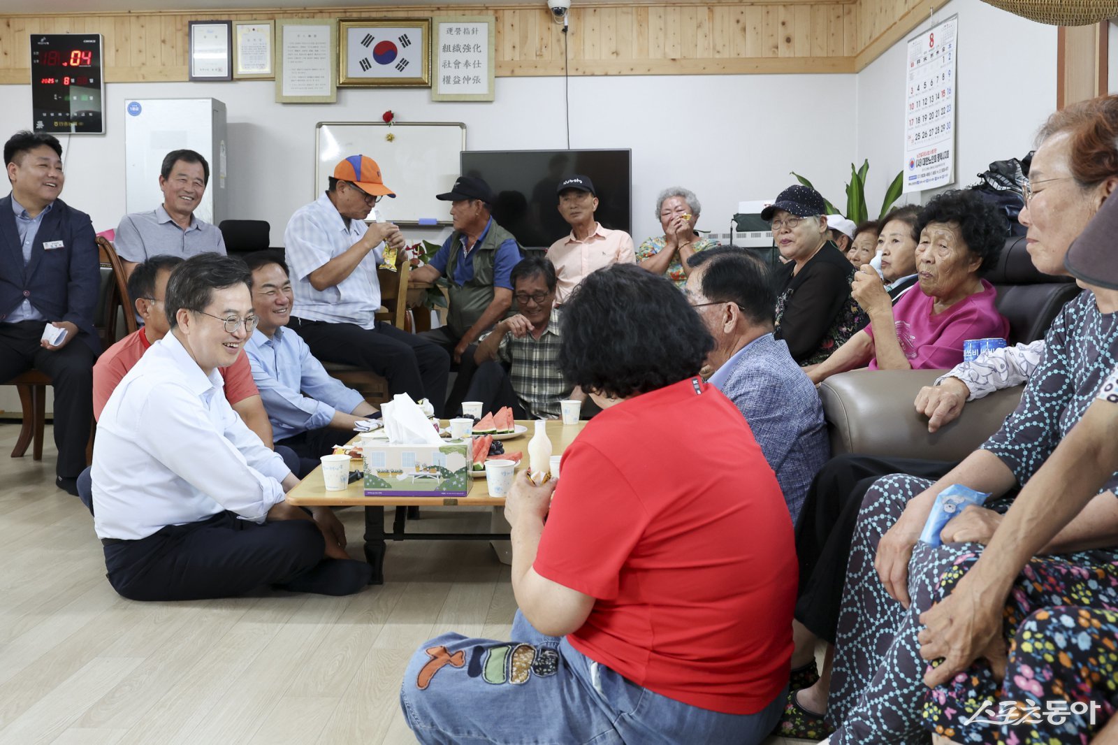 경기도는 김동연 지사가 26일 양주시, 27일 남양주시 일원에서 ‘민생경제 현장투어’를 이어간다고 25일 밝혔다(지난 8월 20일 내기1리 마을회관 무더위 쉼터 모습). 사진제공|경기도