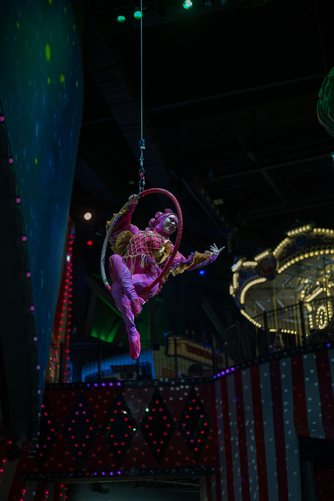 파라다이스시티 ‘원더박스’ 공중 서커스 쇼 ‘루나 이클립스’