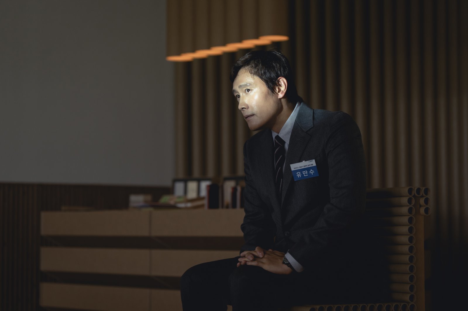 회사원 만수의 실직과 생존기를 그린 영화 ‘어쩔수가없다’가 보편적 공감과 블랙 코미디를 더한 독창적 스토리로 기대를 모은다. 박찬욱 감독의 신작 ‘어쩔수가없다’는 9월 24일 개봉 예정이다. 사진제공 | CJ ENM