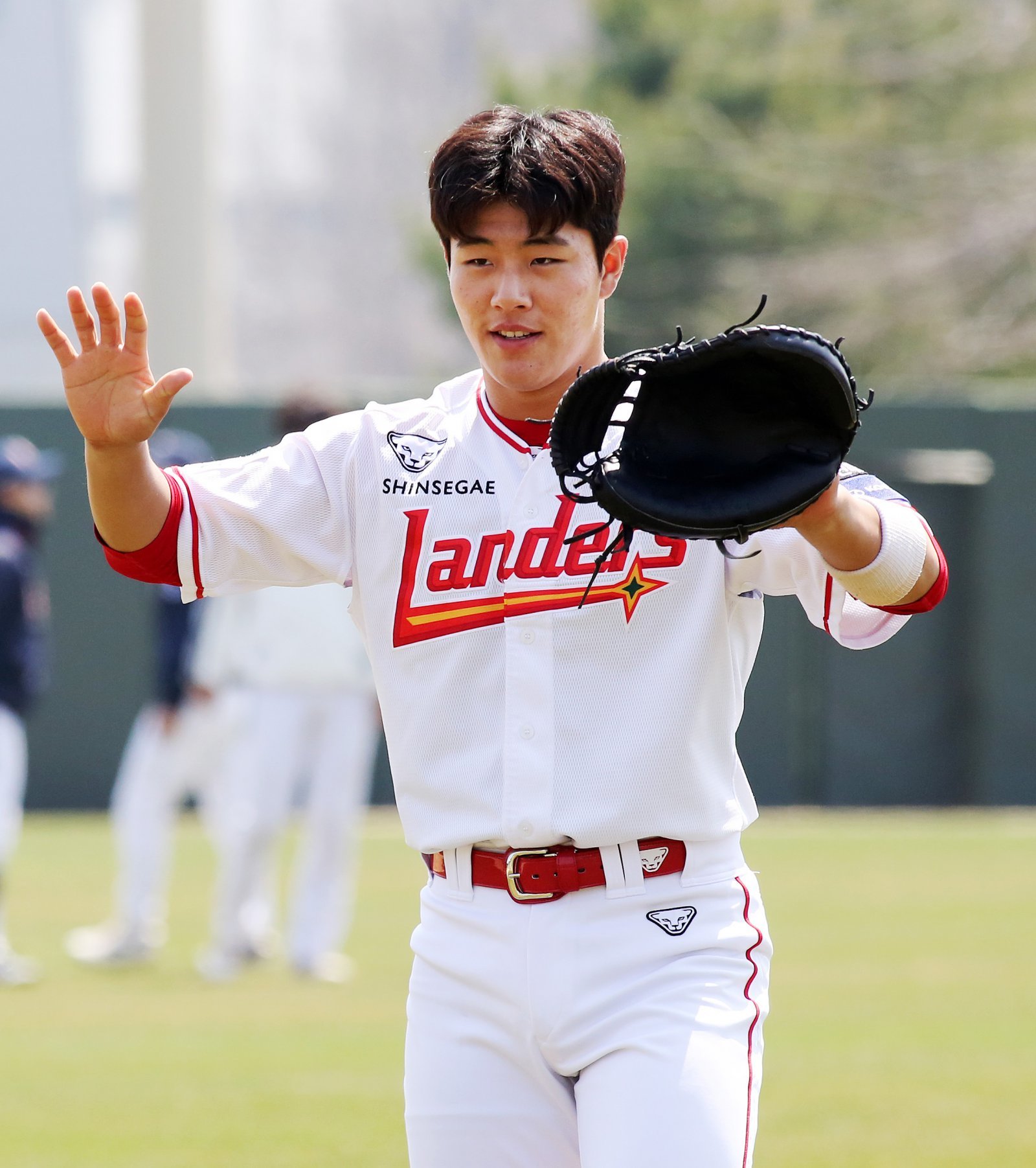 SSG 이율예는 9월 확대 엔트리가 시행되면, 1군에 콜업될 예정이다. 그는 데뷔 첫해부터 2군을 폭격하며 포수로서 성장을 이어가고 있다. 사진제공｜SSG 랜더스