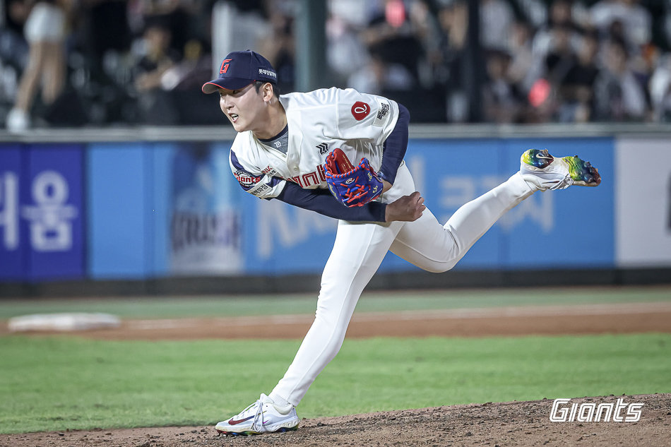 롯데 최준용이 26일 사직구장에서 열린 KT와 홈경기 7회초 구원등판해 역투하고 있다. 사진제공|롯데 자이언츠