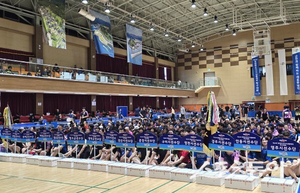 제30회 경북도지사기 생활체육 탁구대회가 영덕국민체육센터에서 성황리에 열렸다. 사진제공 ㅣ 영덕군