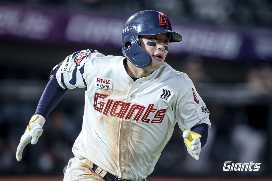 롯데 이호준은 21일 잠실 LG전에서 데뷔 첫 홈런을 쳐낸 것을 시작으로 최근 10경기에서 3개의 아치를 그렸다. 그러나 그는 “이전과 달라진 건 없다”고 자신 있게 말했다. 사진제공｜롯데 자이언츠