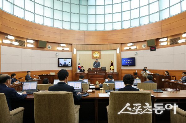 봉화군의회 제274회 임시회가 진행되고 있다. 사진제공 ㅣ 봉화군의회