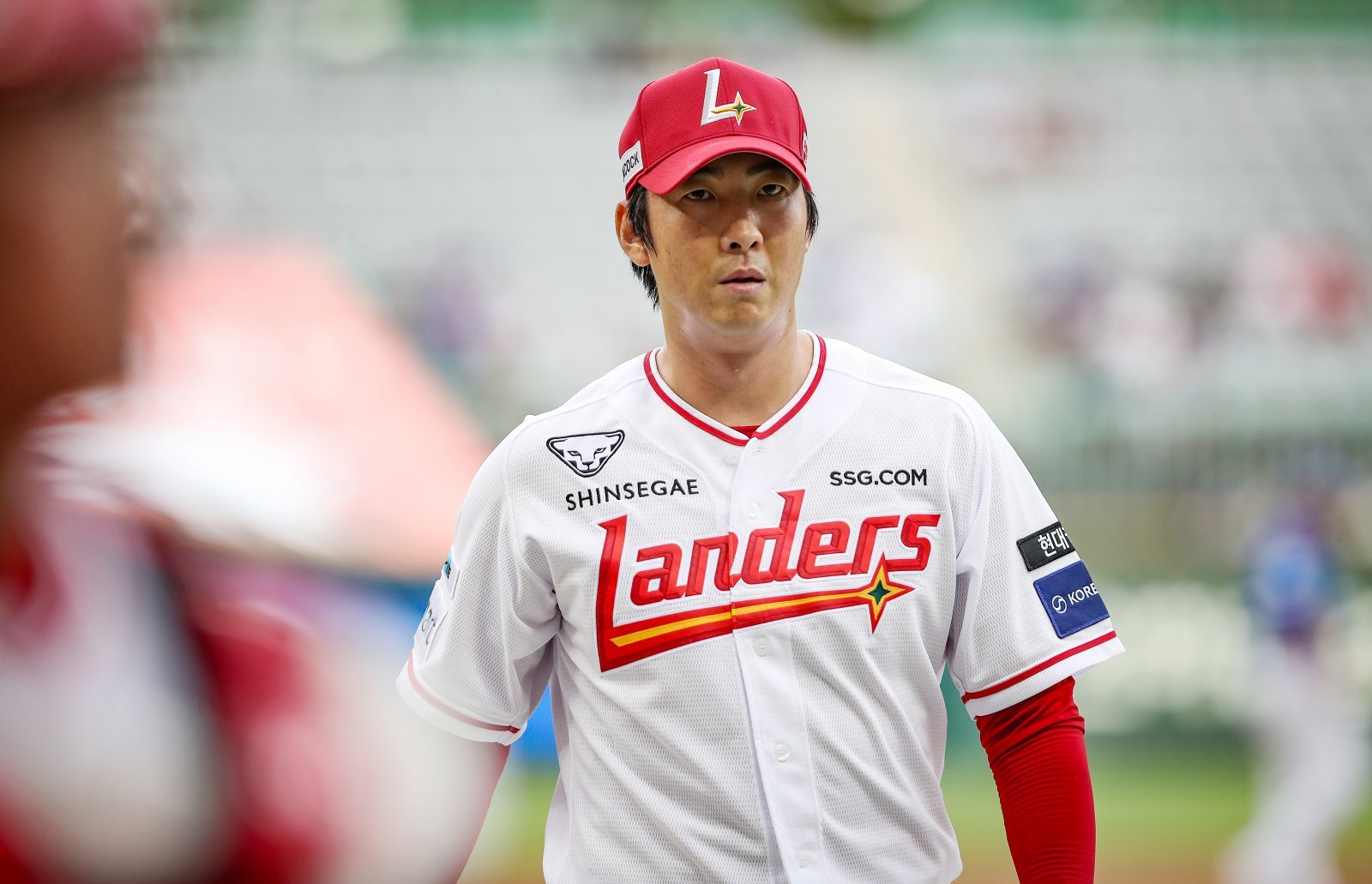 SSG 문승원은 26일 인천 KIA와 원정경기에서 4이닝 4실점으로 흔들렸다. 그는 올 시즌 기복 있는 투구를 펼치며 부진을 이어가고 있다. 사진제공｜SSG 랜더스