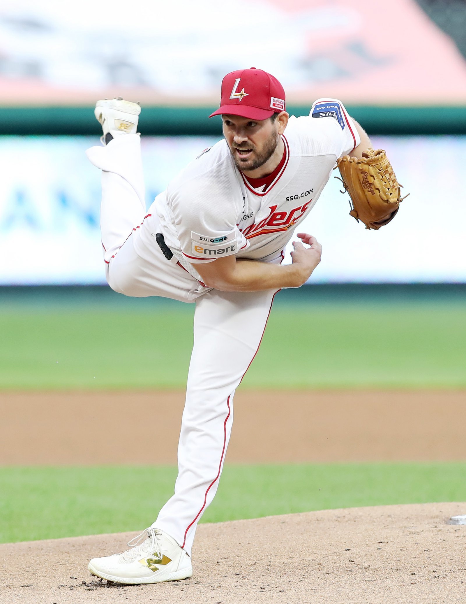 SSG 드류 앤더슨은 27일 인천 KIA와 홈경기에서 선발등판해 KBO리그 최소 이닝(139이닝) 200탈삼진 신기록을 썼다. 그는 6이닝 무실점으로 호투했으나 팀은 0-4로 패했다. 사진제공|SSG 랜더스