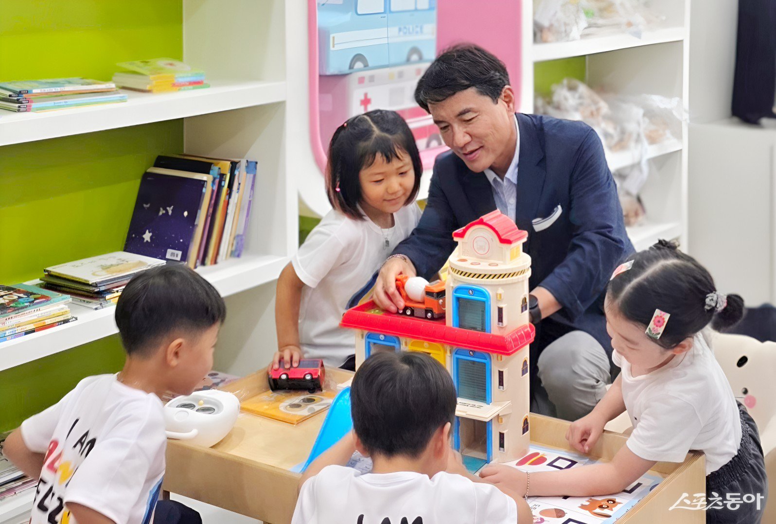 강원특별자치도(도지사 김진태)는 8월 27일 평창송어종합공연체험장에서 평창군 첫 장난감 도서관인 ‘평창 송어야놀자 장난감 도서관’ 개관식을 개최했다. 사진제공|강원도