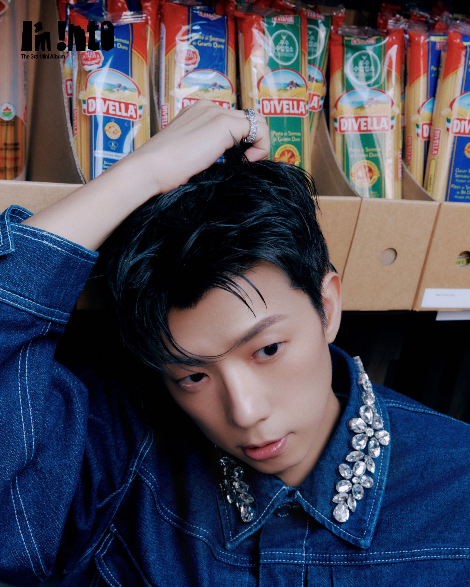 장우영이 미니 3집 ‘I’m into‘ 마지막 티저 이미지를 공개하며 감각적이면서도 쓸쓸한 무드로 초가을 컴백을 예고했다 사진제공 | JYP 엔터테인먼트