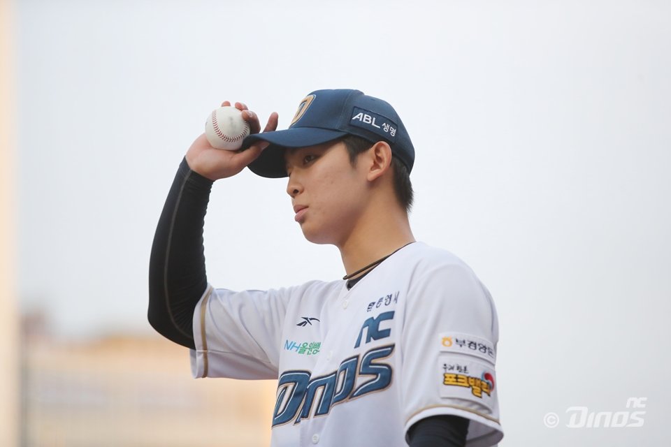 NC 신영우는 27일 창원 LG와 홈경기에서 선발등판했지만, 제구 난조에 발목 잡히며 2.1이닝 4실점 하며 조기 강판됐다. 팀은 국내 선발진 부재의 고민을 이어가고 있다. 사진제공|NC 다이노스