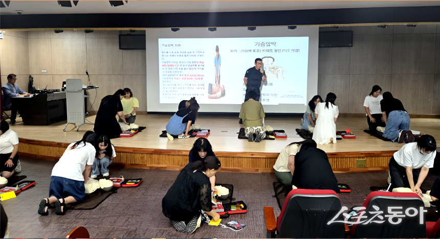 인천광역시학교안전공제회는 지난 27일 북부교육문화센터에서 ‘학부모 안전자문위원회 전문가 양성 교육’을 열고 학부모 위원들의 전문성 강화를 도모했다. 사진제공|인천광역시학교안전공제회