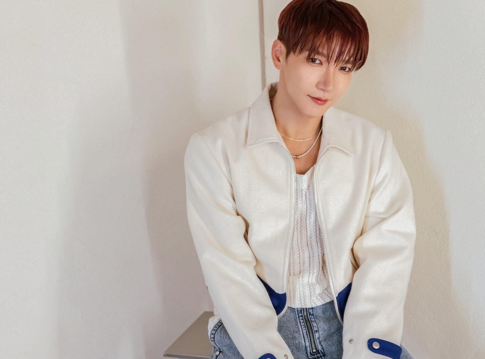 원조 ‘프로듀싱돌’ 준케이가 4년여 만의 실물 앨범으로 돌아온다. 새 앨범 ‘디어 마이 뮤즈’는 지금까지 활동에 동력이 된 팬들에게 보답하기 위한 앨범으로 알앤비 장르를 필두로 이지 리스닝 곡으로 구성된다. 사진제공 | JYP 엔터테인먼트