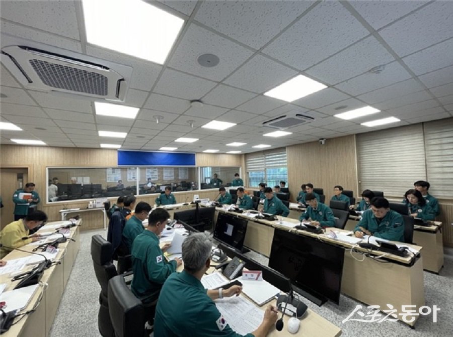 강원특별자치도(도지사 김진태)는 지난 8월 31일 오후 2시 30분, 여중협 행정부지사 주재로 강릉시 가뭄 대책 회의를 열고 총력 대응에 나섰다. 사진제공｜강원도