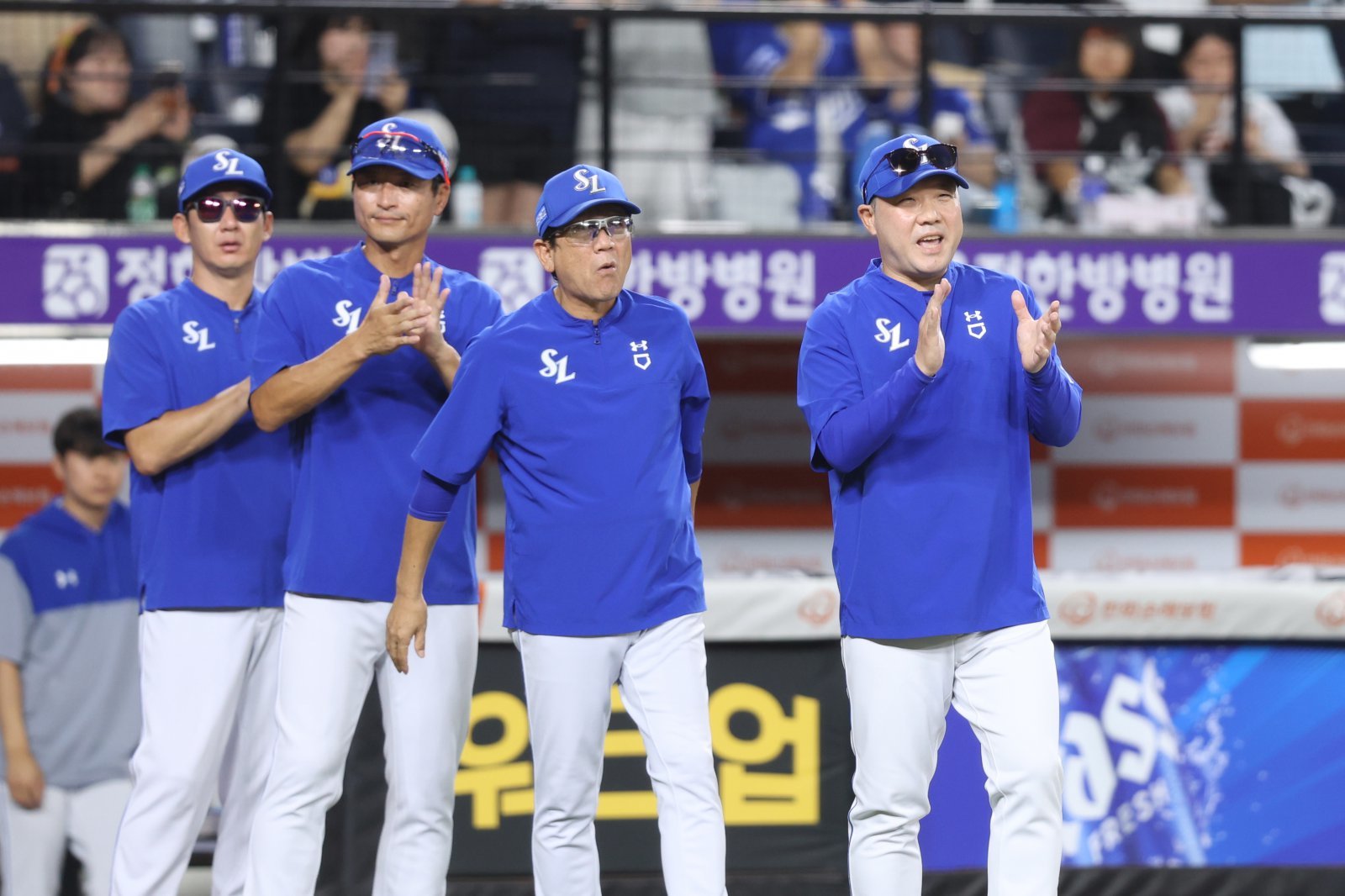 삼성은 지난달 15일부터 승률 1위를 기록하며 8월을 마무리했다. 박진만 감독(오른쪽 끝)의 미팅 이후 선수단은 각성하며 분위기를 끌어올렸다. 사진제공|삼성 라이온즈