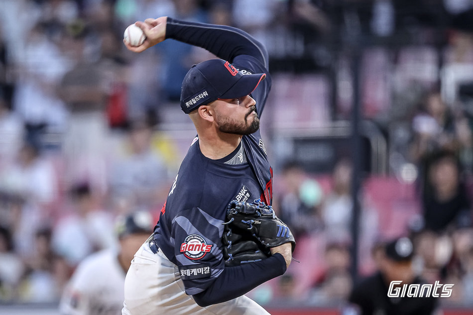 롯데 외국인투수 알렉 감보아가 3일 수원KT위즈파크에서 열린 KT와 원정경기에 선발등판해 역투하고 있다. 사진제공|롯데 자이언츠