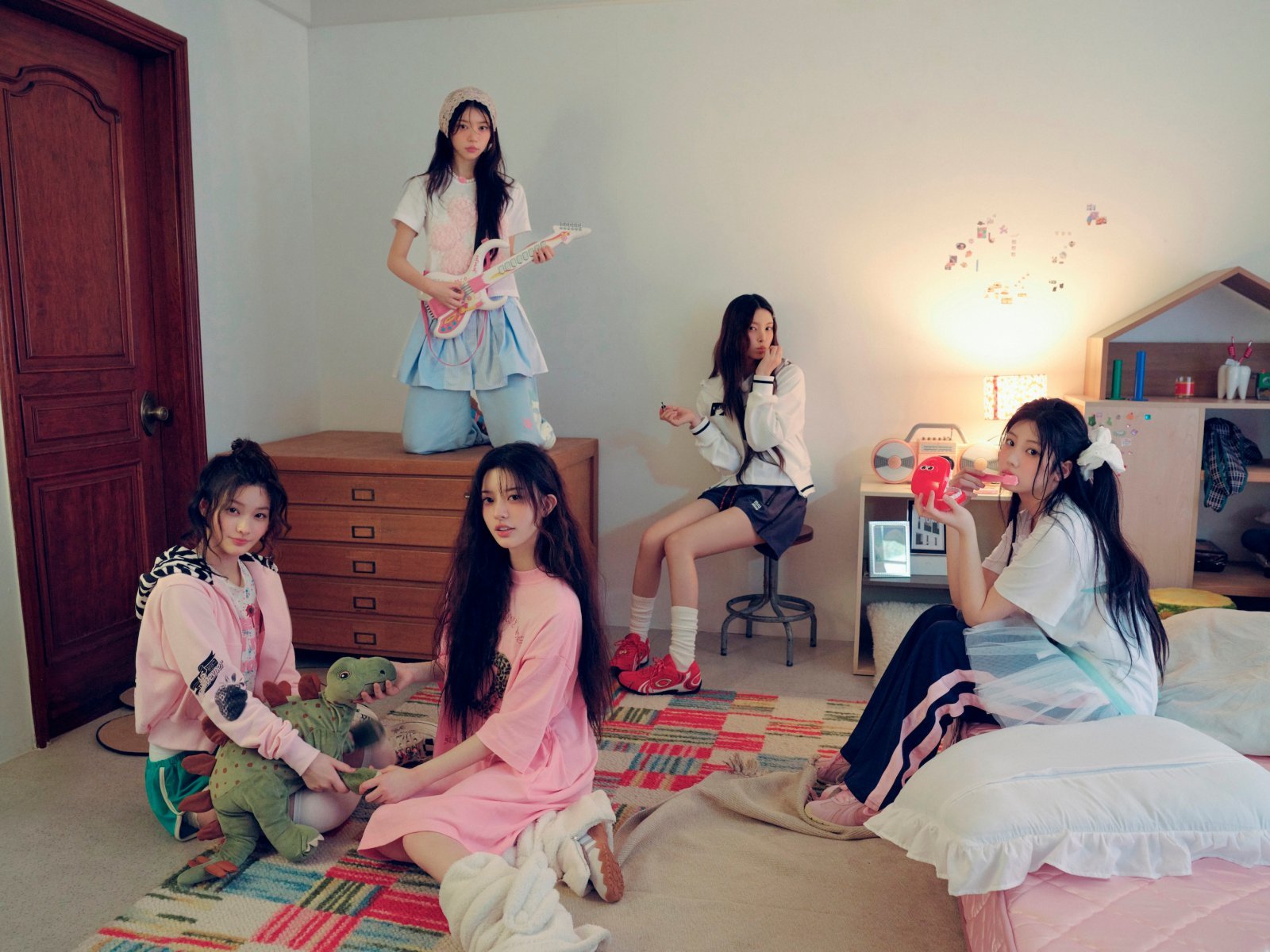 아일릿이 일본 데뷔 싱글 ‘Toki Yo Tomare’로 오리콘 차트 2위에 오르며 현지의 열광적인 반응을 이끌고 있다. 사진제공 | 빌리프랩