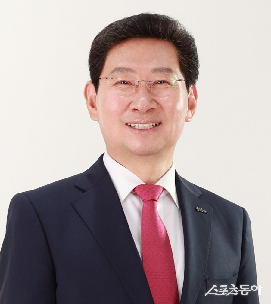 이상일 용인특례시장은 지난 4일 도시재생 현장과 첨단기술 각축장인 IFA를 살펴보기 위해 독일 베를린으로 출국했다. 사진제공|용인시