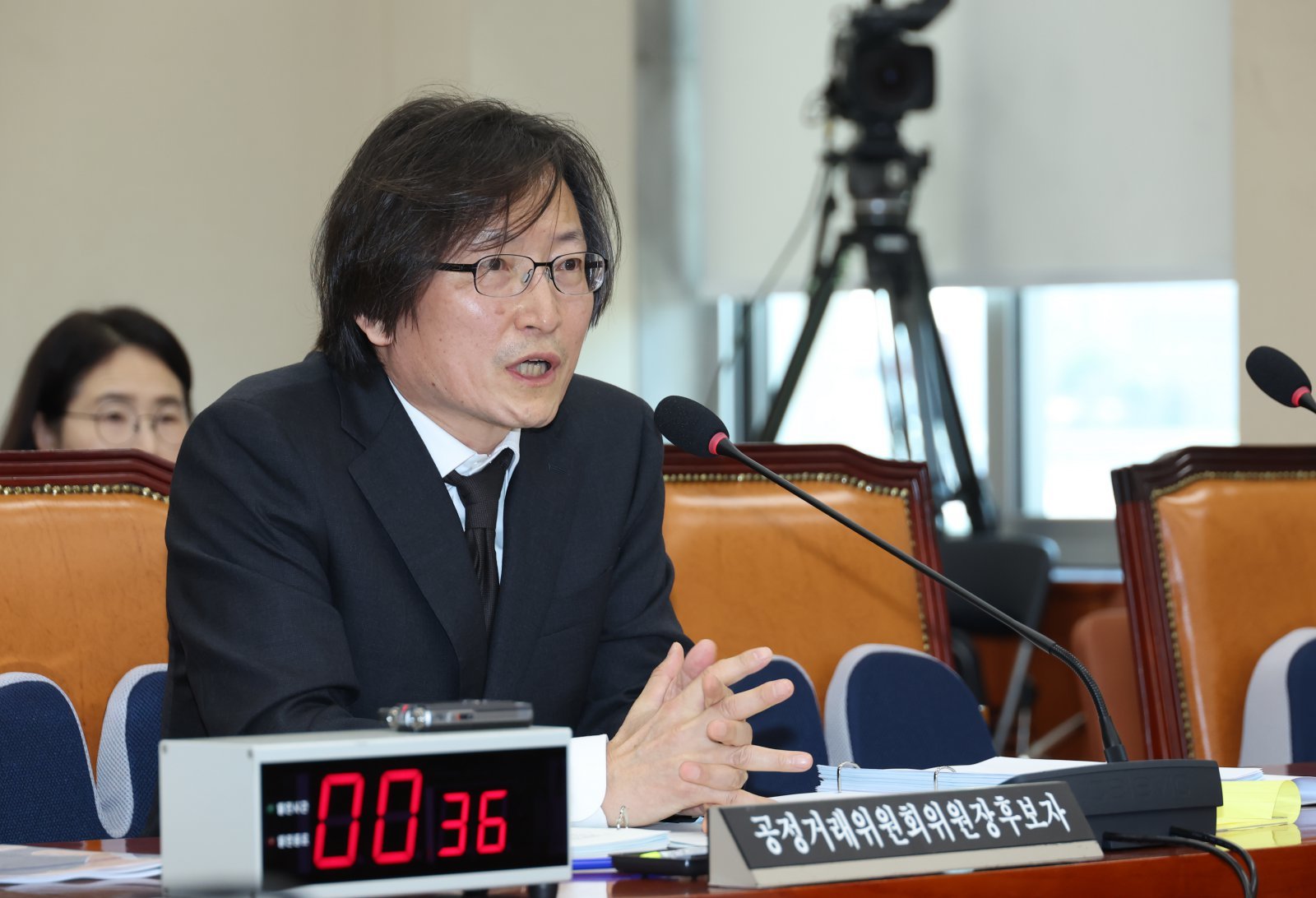 주병기 공정거래위원장 후보자가 5일 서울 여의도 국회에서 열린 정무위원회의 인사청문회에서 의원 질의에 답하고 있다. 뉴시