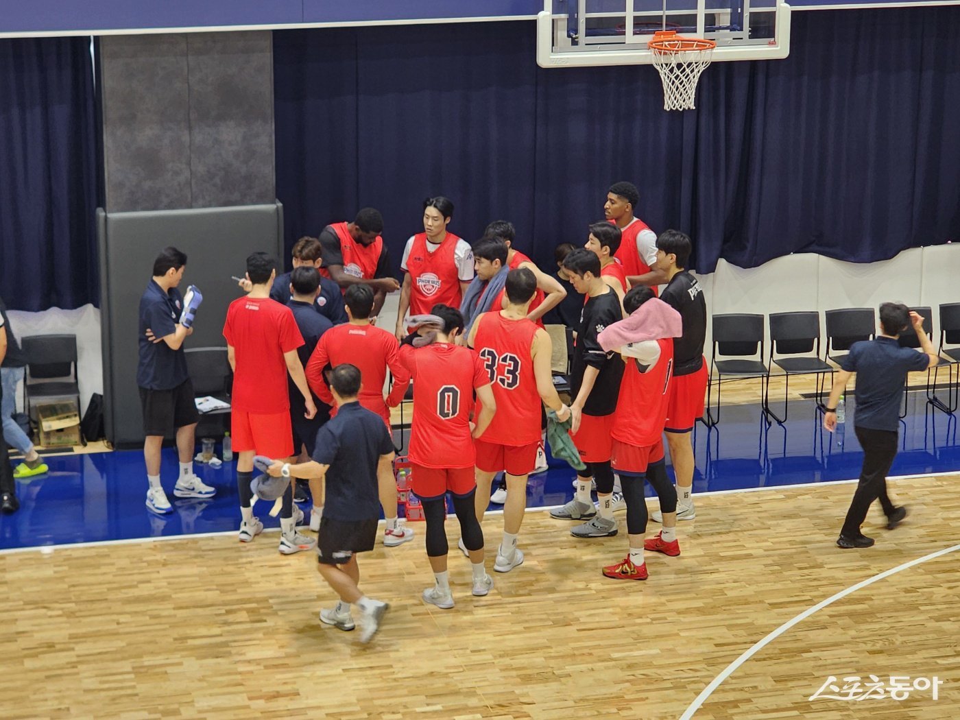 현대모비스는 5일 일본 나가사키 해피니스 아레나 보조 경기장에서 열린 나가사키와 연습경기에서 70-72로 석패했다. 그러나 양동근 감독은 만족하지 않고, 팀이 나아갈 방향을 짚었다. 나가사키(일본)|박정현 기자 pjh60800@donga.com