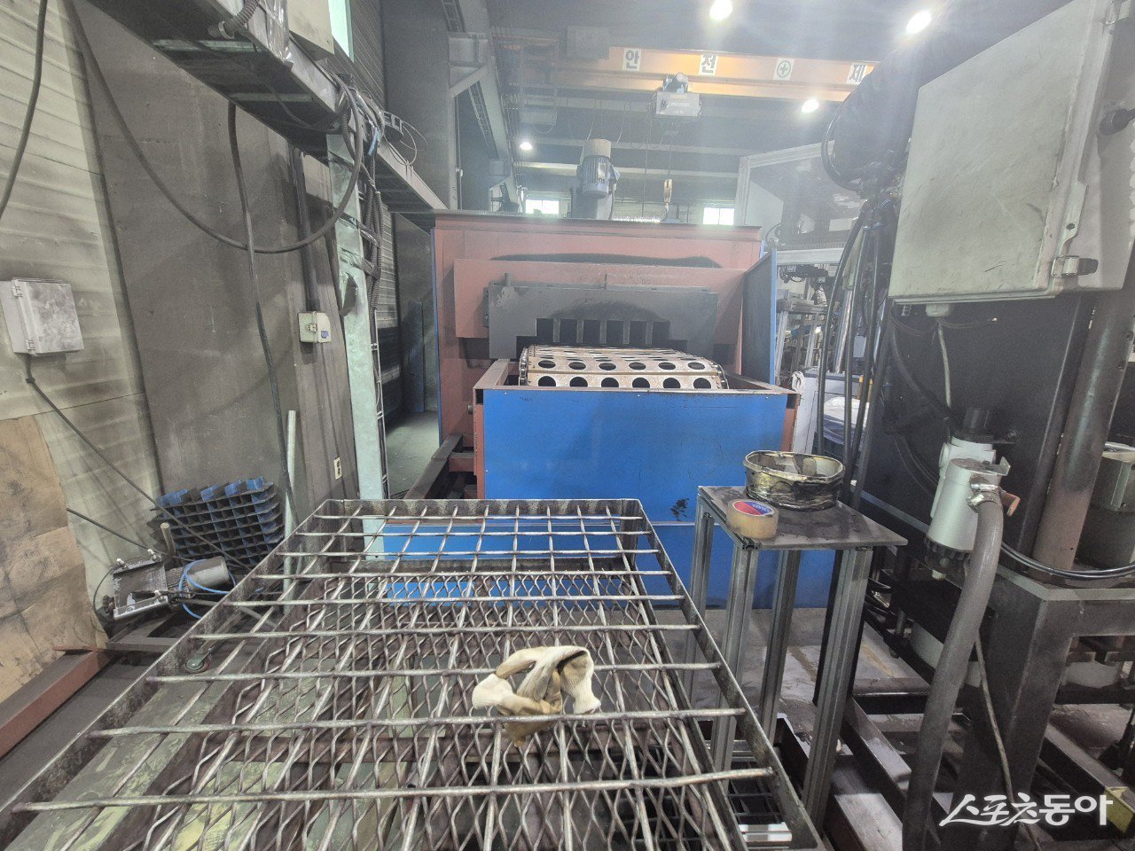 대전시 특별사법경찰은 지난 7월부터 8월까지 관내 악취배출사업장을 대상으로 기획수사를 벌여 악취배출시설 미신고, 방지조치 미이행 등 불법 행위 사업장 5곳을 적발했다(대기배출시설을 가동하면서 신고를 누락돼 적발된 현장). 사진제공|대전시