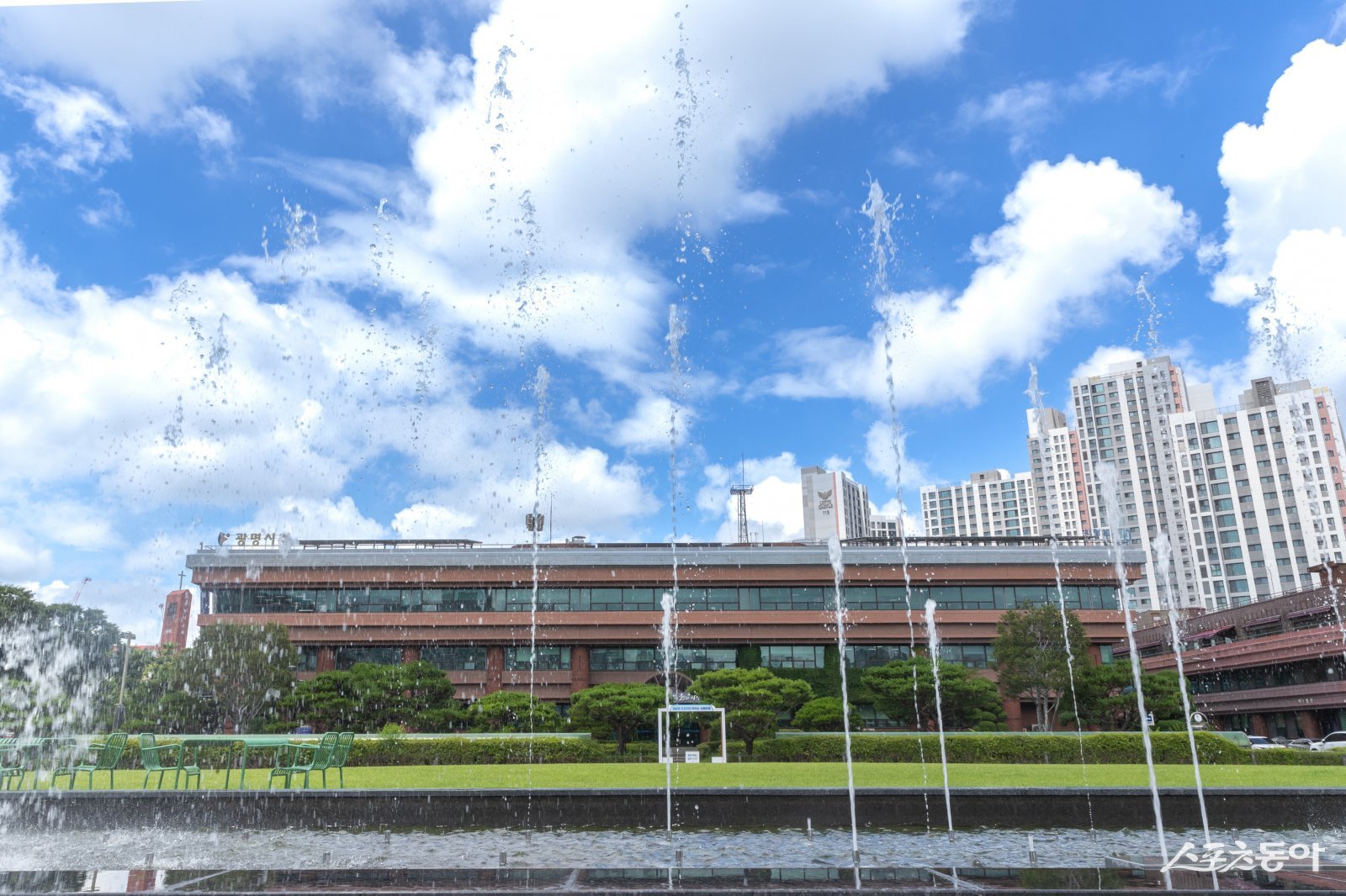 광명시(시장 박승원)는 지방세 체납액을 최소화하고 재정 건전성을 강화하기 위해 오는 11월까지 ‘2025년 하반기 지방세 체납 특별징수’를 추진한다(광명시청 전경). 사진제공|광명시