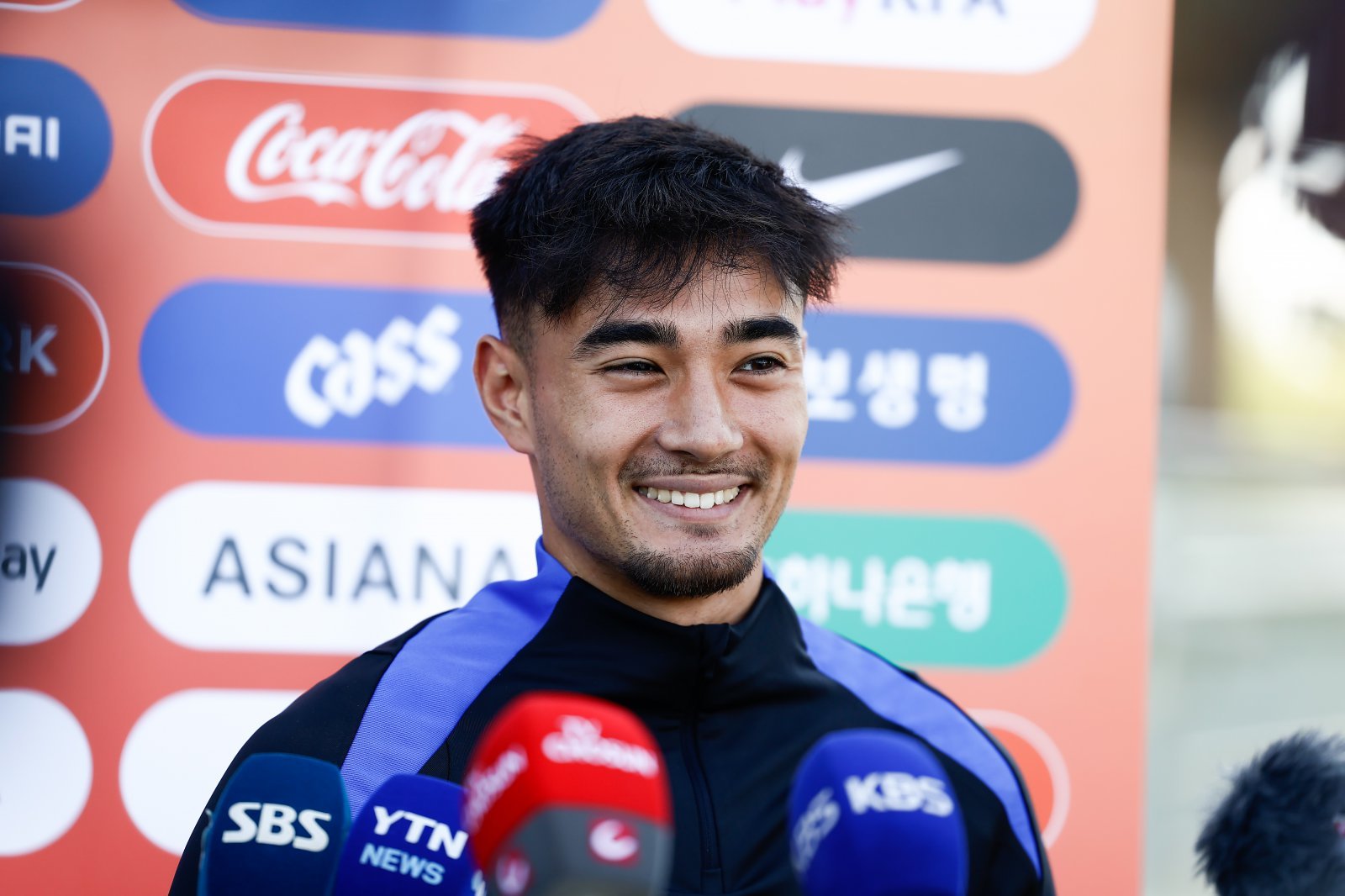 옌스 카스트로프가 4일(한국시간) 미국 뉴욕의 이칸 스타디움에서 인터뷰를 하고 있다. 사진제공|대한축구협회