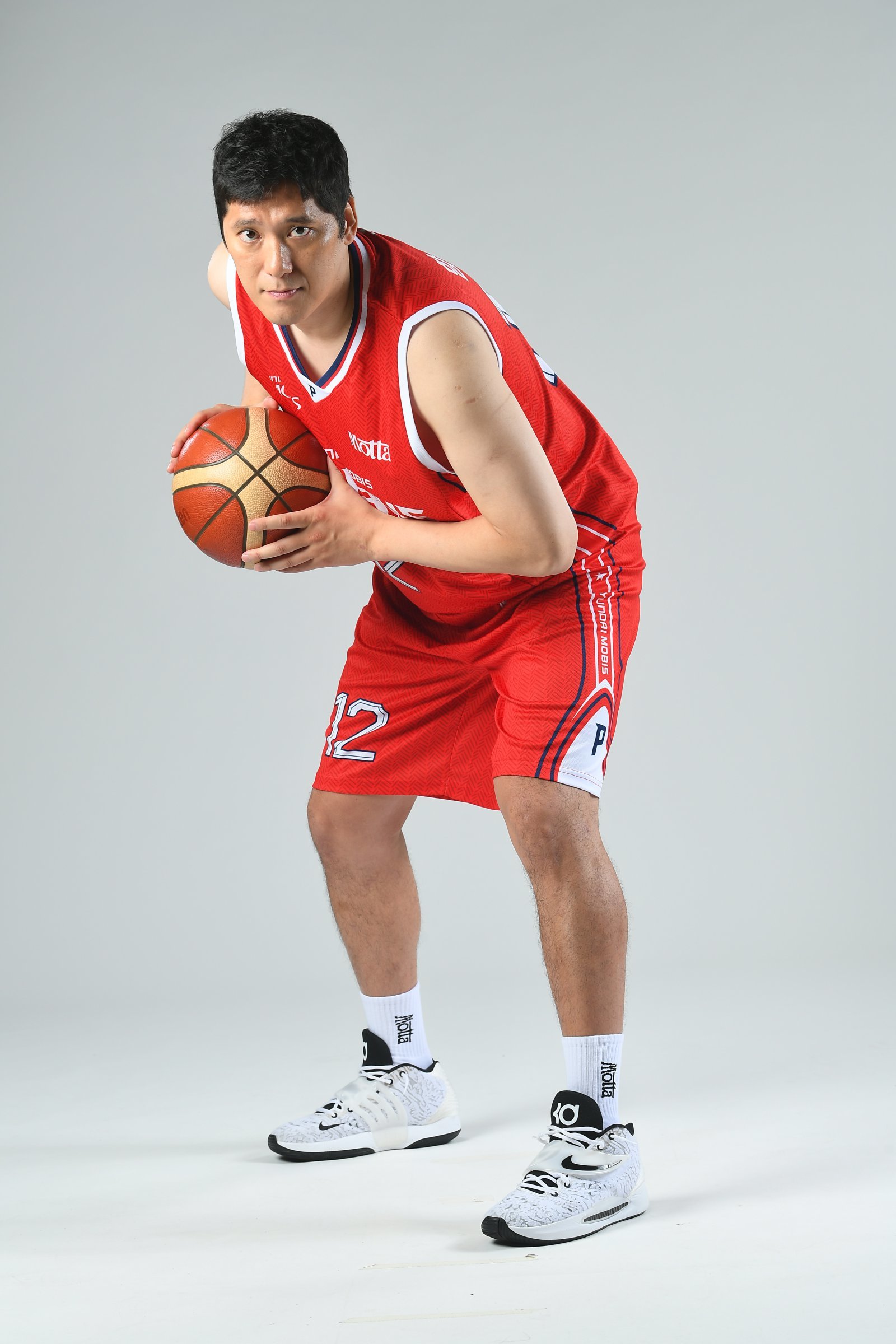 현대모비스 함지훈은 프로 18번째 시즌을 위해 구슬땀을 흘리고 있다. 그는 마음을 다잡고 팀에 보탬이 되고자 은퇴 생각을 머릿속에서 지웠다. 사진제공|현대모비스