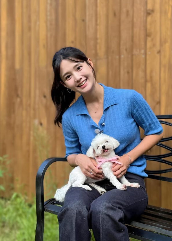 남보라와 반려견 머털이 (남보라 SNS)