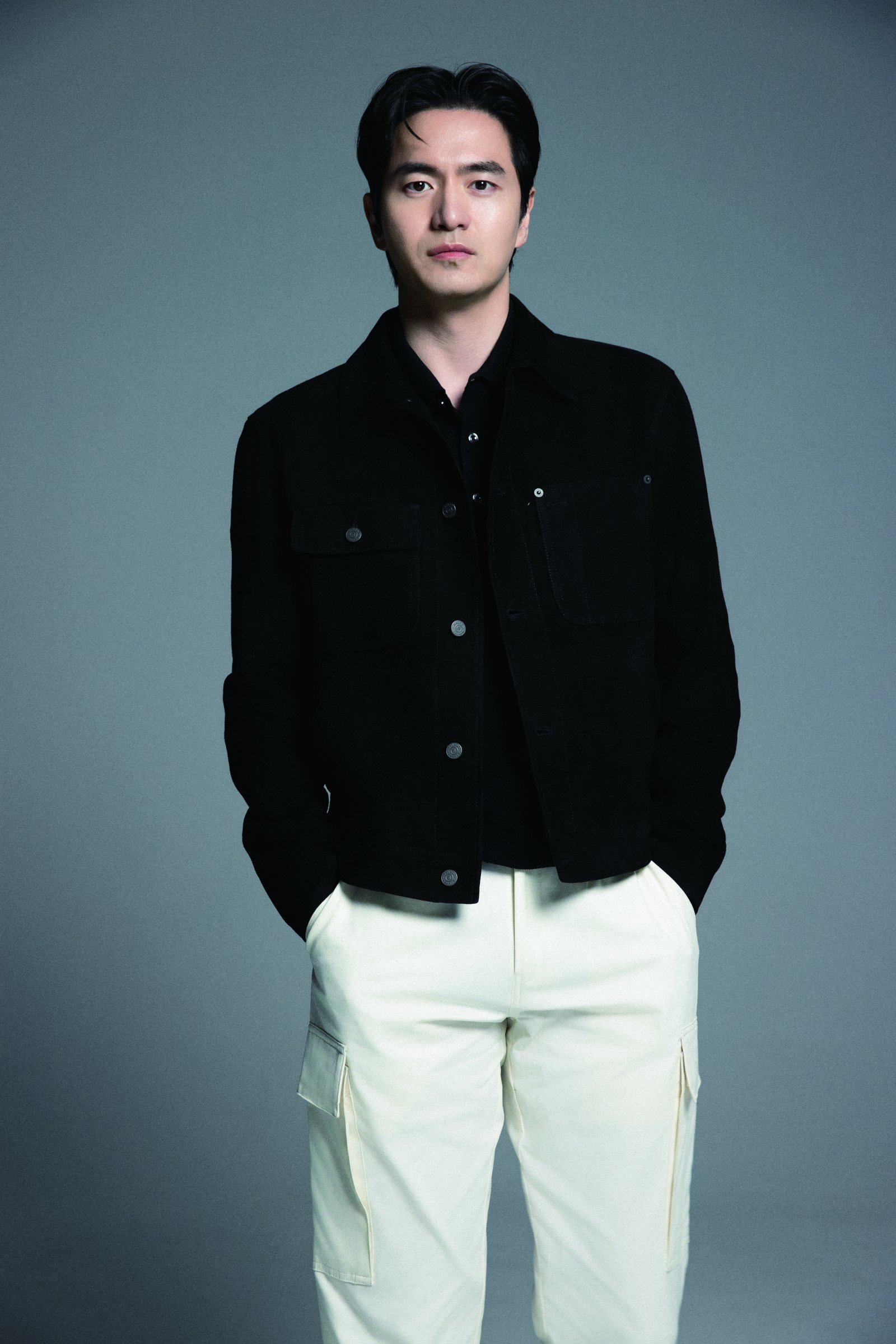 변호사 출신 작가가 집필, 철저한 고증과 탁월한 몰입감으로 호평을 받은 법정 드라마 ‘에스콰이어’. 그 중심에는 냉철하고 카리스마 있는 파트너 변호사 윤석훈 역의 이진욱이 있었다. 사진제공 | BH 엔터테인먼트