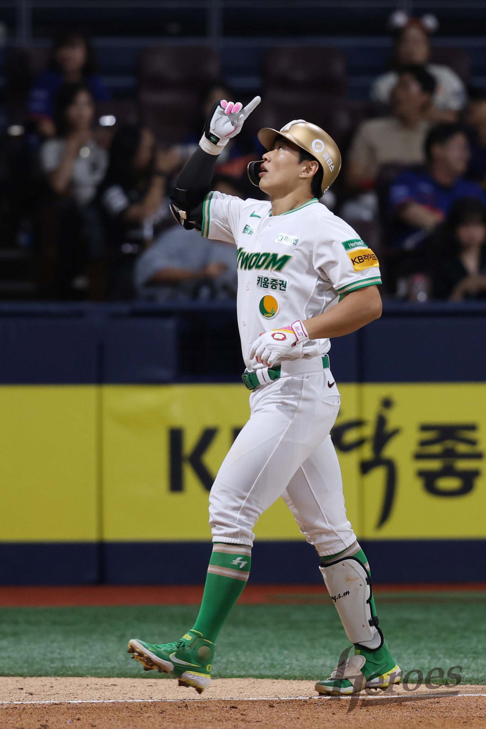 키움 송성문이 KBO리그 8월 월간 MVP로 선정됐다. 26경기에 출전해 안타, 득점, 장타율 월간 1위, 타율 2위, 출루율 3위를 마크했다. 송성문의 월간 MVP 선정은 데뷔 후 처음이다. 사진제공|키움 히어로즈