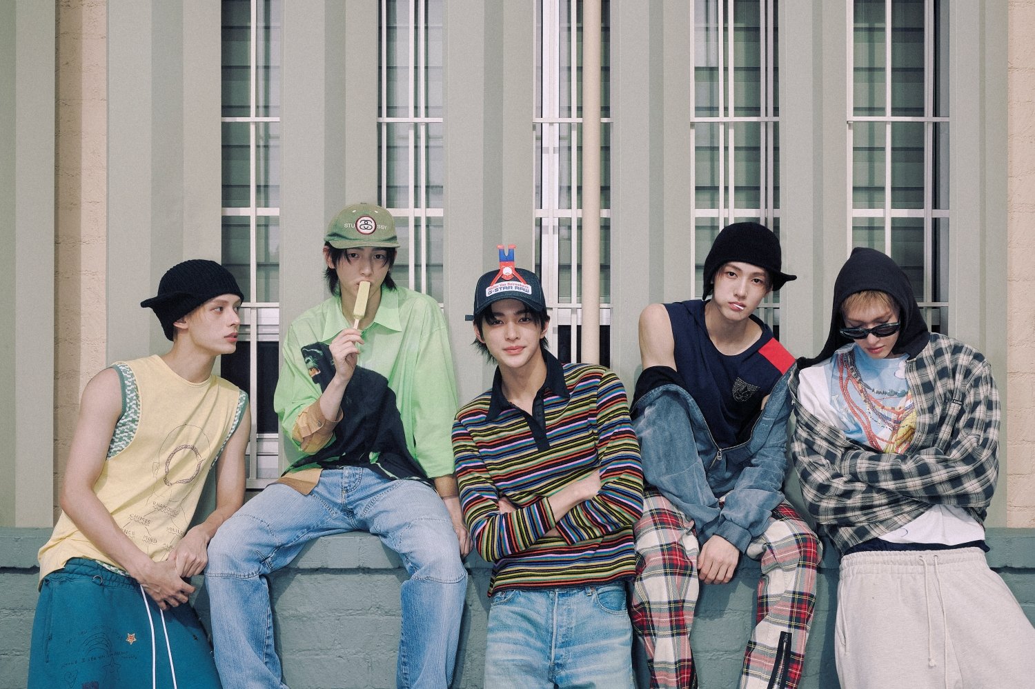 5세대 아이돌의 필살기 ‘청량미’로는 다 설명하기 힘든 남다름. 고유한 개성과 감각을 지녔음을 뜻하는 요즘 세대 언어 ‘힙하다’가 더해진 ‘힙청량’이 이들로 인해 케이팝 대세로 떠오를 조짐이다. 신예 코르티스를 통해서다. 사진제공|빅히트뮤직