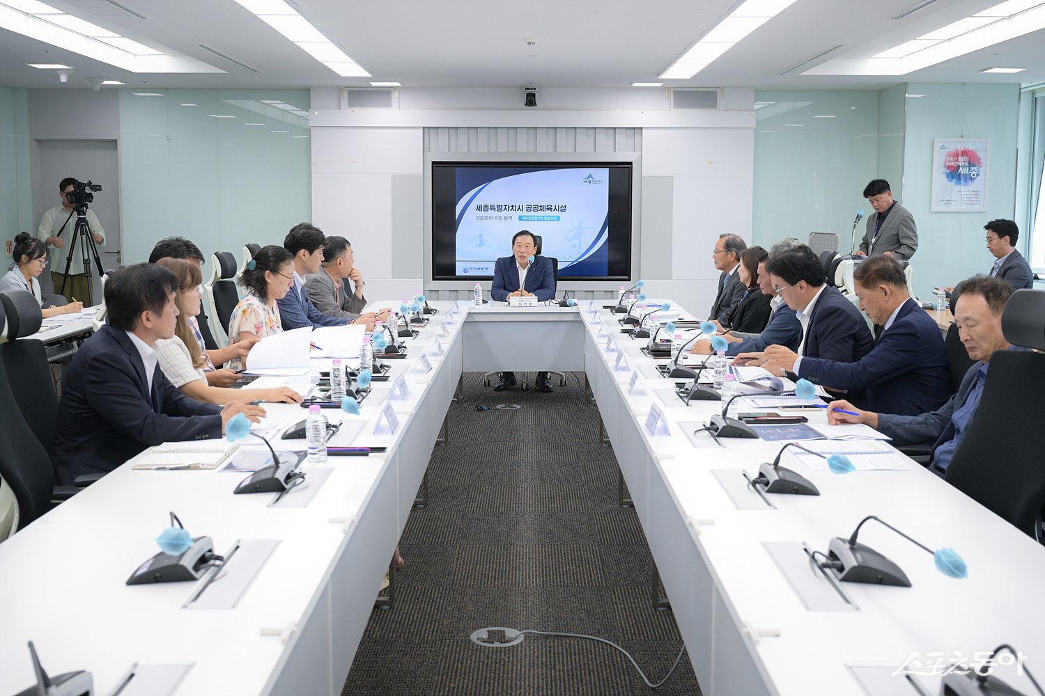 세종특별자치시(시장 최민호)가 지난 9일 시청 집현실에서 시민 건강 증진과 지역 체육계 발전을 모색하기 위해 ‘2025년 체육진흥협의회’를 개최했다. 사진제공|세종시