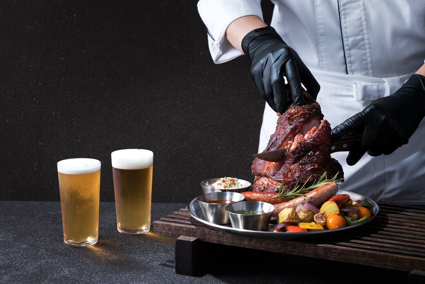 곤지암리조트 포레스트릿에서 공연과 슈바인학센, 무제한 맥주를 즐길 수 있는 ‘옥토버페스트’를 진행한다