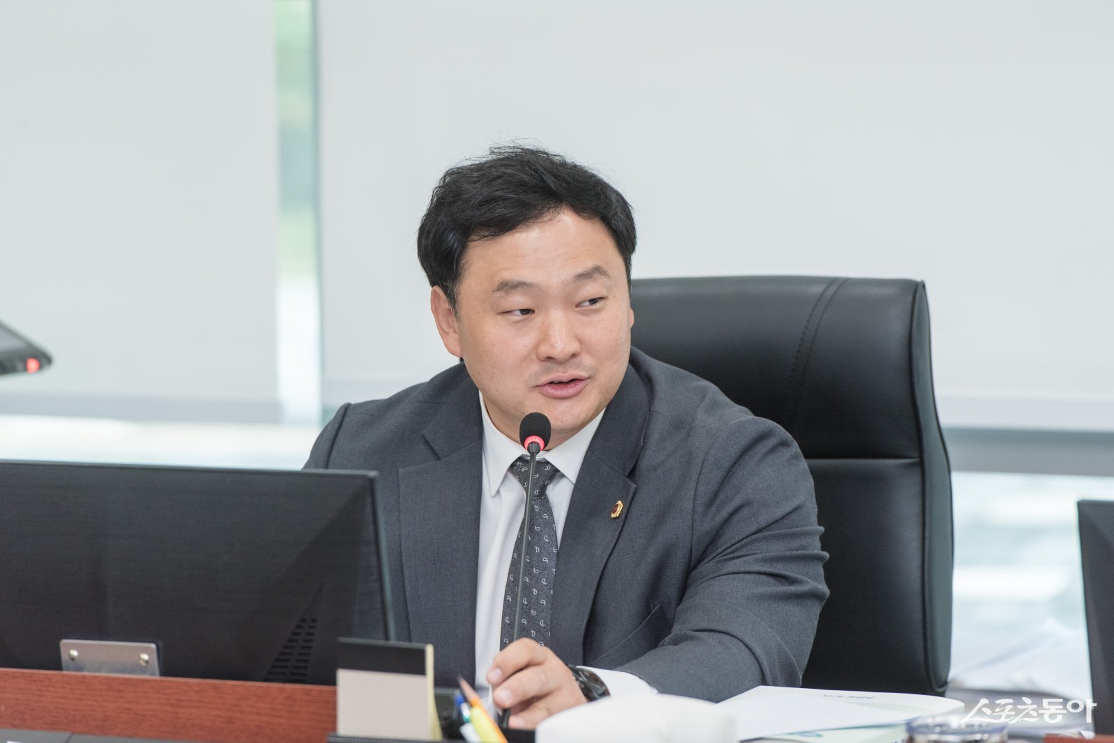 경기도의회 고준호 의원(국민의힘, 파주1)은 경기도가 제출한 2025년도 제2회 추가경정예산안을 두고 “민생회복 소비쿠폰 재원이 세출 감액이 아닌 융자, 즉 빚으로 충당됐다”며 강하게 비판했다. 사진제공｜고준호 의원