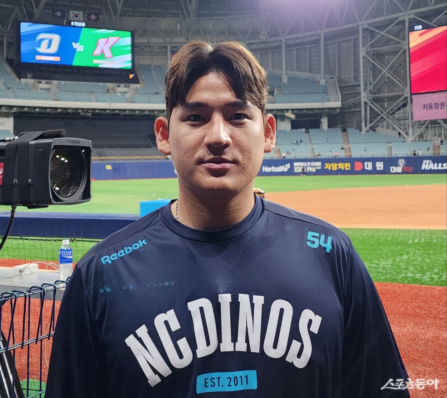 NC 김진호는 임시 마무리 투수로 보직을 바꾸면서 목표로 했던 20홀드 달성이 힘들어졌다. 하지만 팀을 위해 헌신하는 마음가짐은 그대로다. 고척|박정현 기자