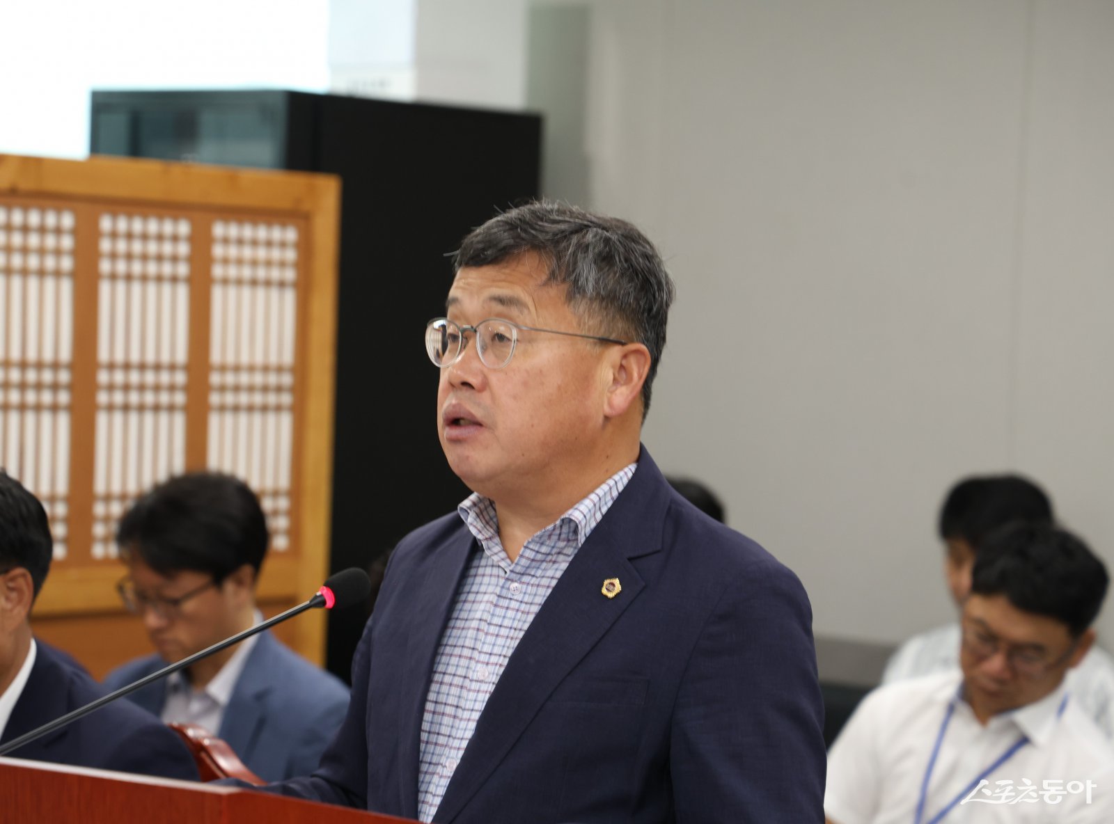 경기도의회 안전행정위원회 장대석 의원(더불어민주당, 시흥2)이 대표발의한 ‘경기도 소규모 숙박시설 화재안전 지원 조례안’이 지난 11일 열린 제386회 임시회 제2차 안전행정위원회 심사를 통과했다. 사진제공｜경기도의회