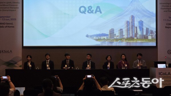 제14회 국제학술대회(International Congress on Lipid & Atherosclerosis 2025, ICoLA 2025)에서 정책토론회가 진행되고 있다. 사진제공 ㅣ한국지질·동맥경화학회