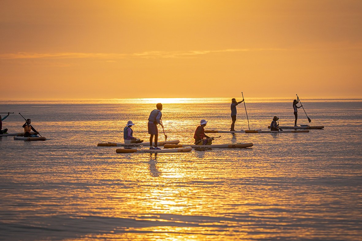 아일랜드 리솜에서 진행되는 패들&서프 클래스 현장