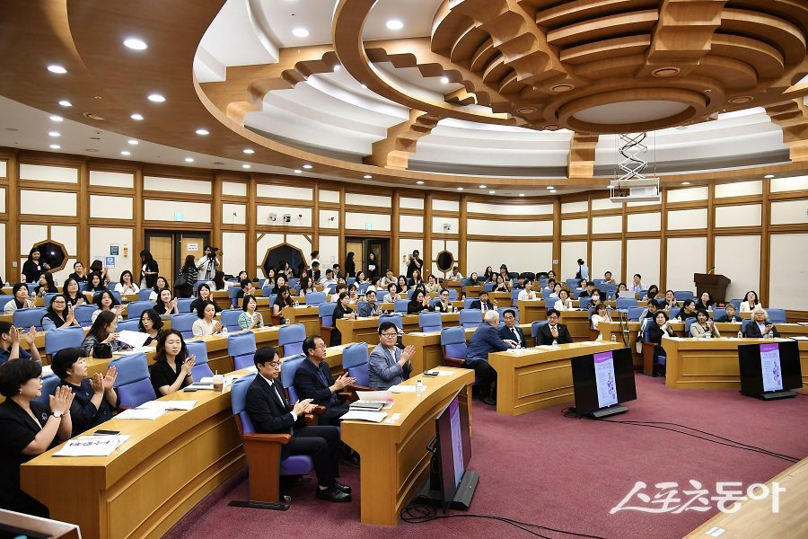 김포시 , 전국다문화도시협의회는 이주배경청소년 미래 위한 정책포럼을 개최했다. 사진제공|김포시청