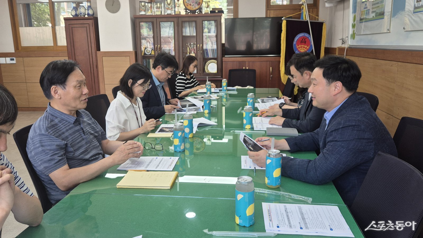 고준호 의원이 직접 중재에 나서 지난 7월 봉일천고를 방문, 교직원 및 학부모 의견을 청취하며 논의를 이끌어냈다. 사진제공|고준호 의원(국민의힘, 파주1)