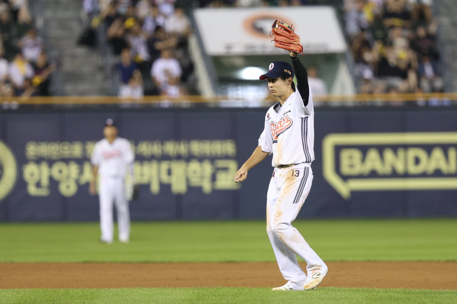 두산 이유찬(사진)은 남은 시즌 외야수로도 출전할 계획이다. 팀은 오명진, 안재석, 박준순 등 기대주들이 한 단계 성장하며 내야 경쟁이 치열해졌다. 사진제공｜두산 베어스