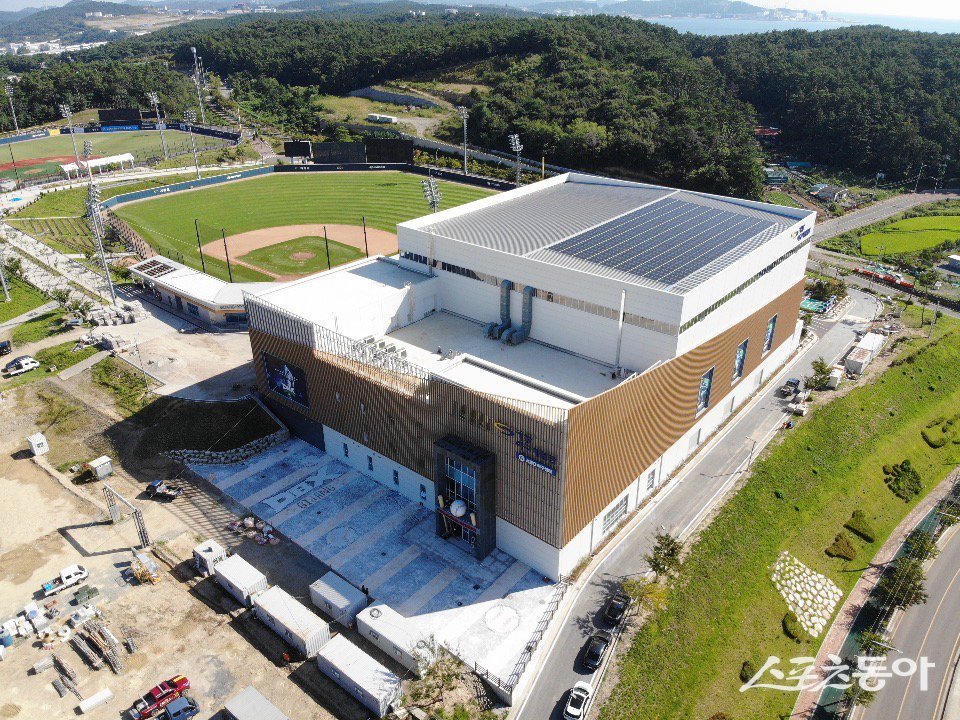 기장야구테마파크에 들어선 야구체험관 및 실내야구연습장 전경. (사진제공=부산 기장군)