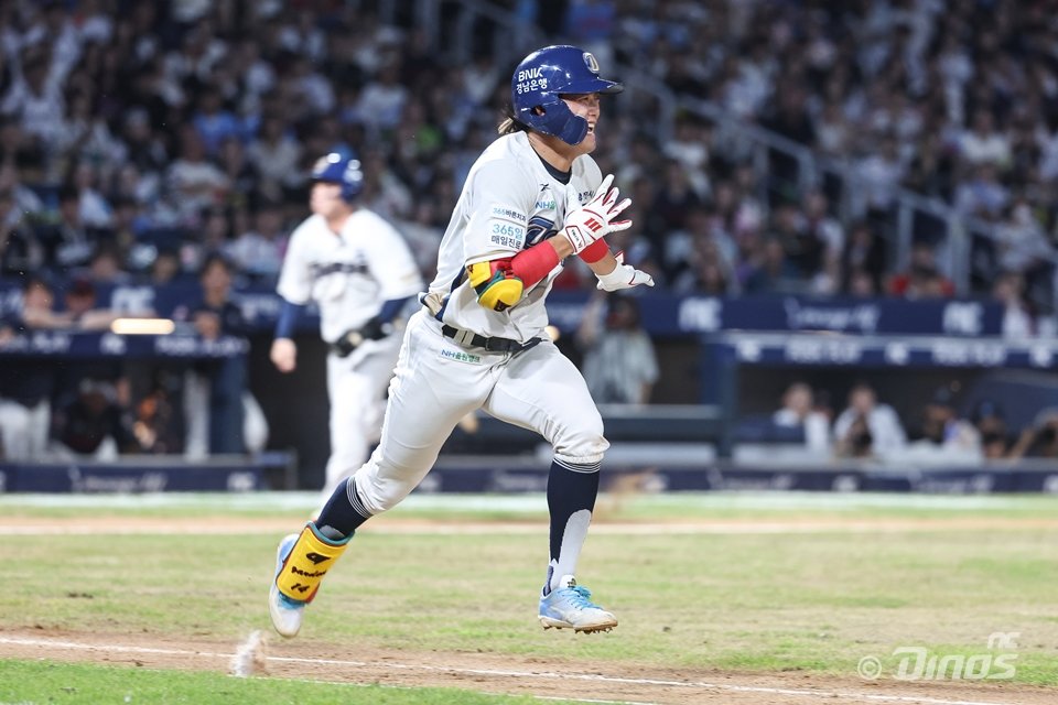 NC 최정원은 현재 왼손 두상골 미세 골절로 타격을 할 수 없다. 그는 대주자와 대수비로 남은 시즌 어떻게든 팀에 보탬이 되리라 다짐했다. 사진제공|NC 다이노스