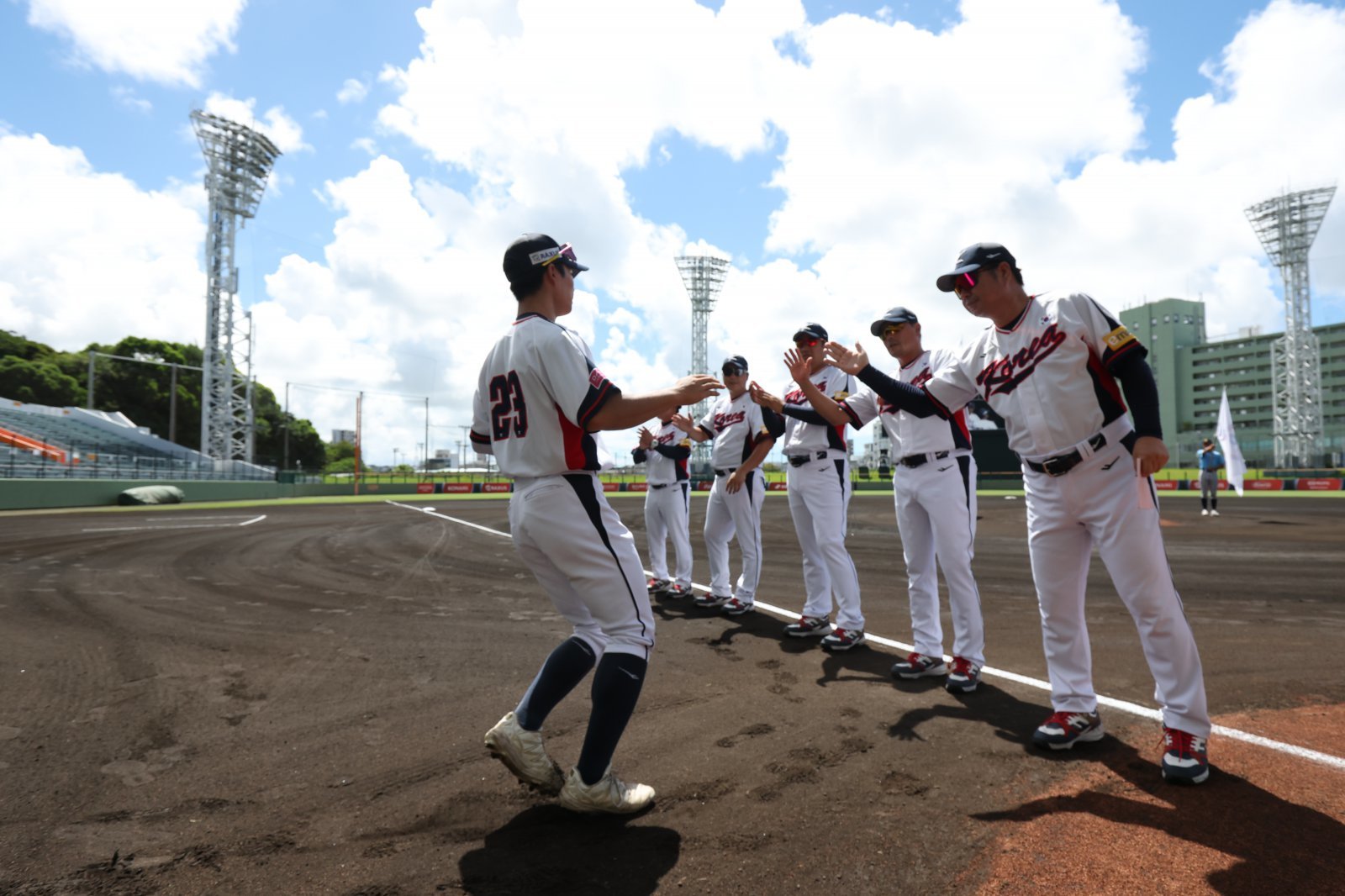 U-18대표팀은 14일 일본 오키나와현 나하 셀룰러 스타디움서 열린 대회 3·4위전(7이닝제) 대만과 맞대결서 2-3으로 패하며 대회를 4위로 마무리했다. 사진출처|WBSC