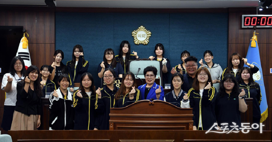 인천 미추홀구의회, 청소년 의회 체험 프로그램을 진행했다. 사진제공|인천 미추홀구의회